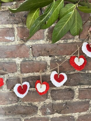 Happy Heart Garland