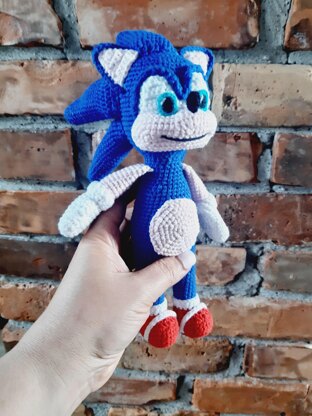 Sonic the hedgehog - cartoon character