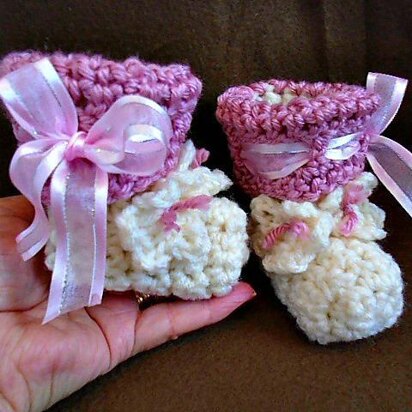 912 - Pink Ribbon Booties