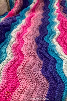 Wavy Berry Bliss Throw