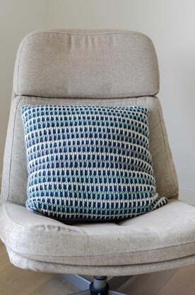 Spikes and Stripes Pillow Cover