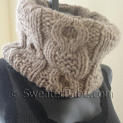 #161 Chunky Cabled Cowl