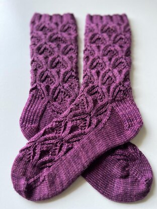 Ogee Flow Socks