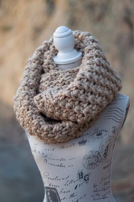 Antheia Chunky Infinity Scarf