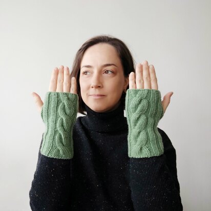 Mirror fingerless mitts