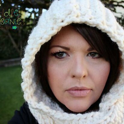 Snow Drifts Hooded Cowl