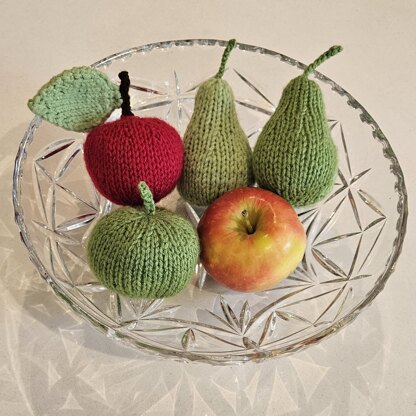 Knitted Apples and Pears