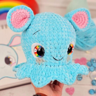 Cuteeeshop Kawaii Red and Blue Octopus Beginners Crochet Kit with