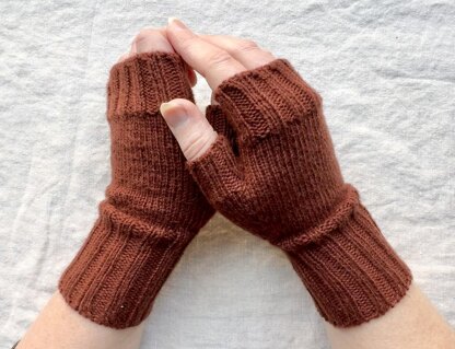 Comfy Cabin Fingerless Mitts