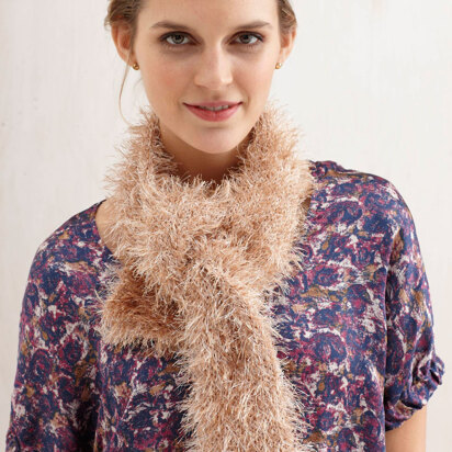 Beginner Knit Fur Scarf in Lion Brand Fun Fur - L0690C