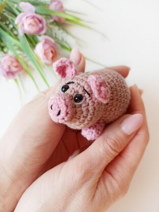 Little pig toy amigurumi pattern