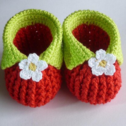 Baby strawberry booties