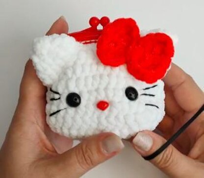 Coin Purse With Keychain Cat Hello kitty Stitch Bee