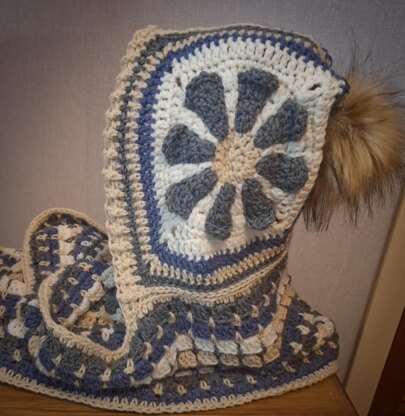 Power to the Flowers Snood