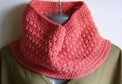 Aligned Puffs cowl