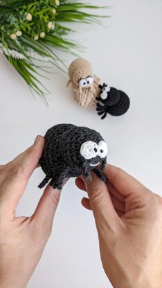 Crochet spider amigurumi pattern, easy crochet spider Halloween ornaments