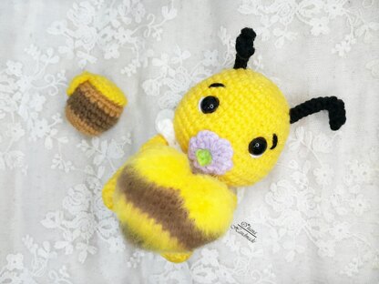 Baby Vebee bee pattern