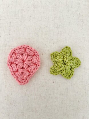 58 Strawberry Motif