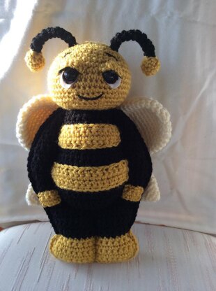FeeBee the Bumble Bee crochet pattern