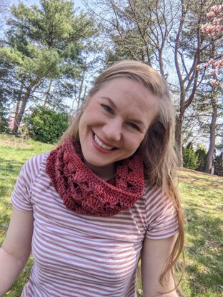 Spring Triangles Cowl