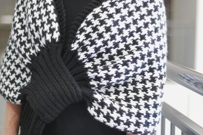 A Houndstooth Wrap About Town