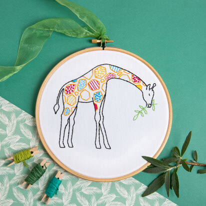 Hawthorn Handmade Giraffe Embroidery Kit