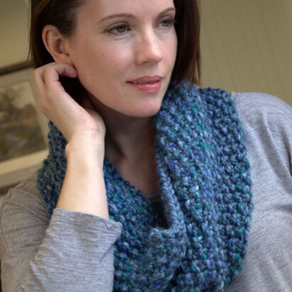 Seed Stitch Cowl in Plymouth Yarn Encore Mega Colorspun - F607