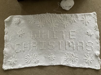 White Christmas throw