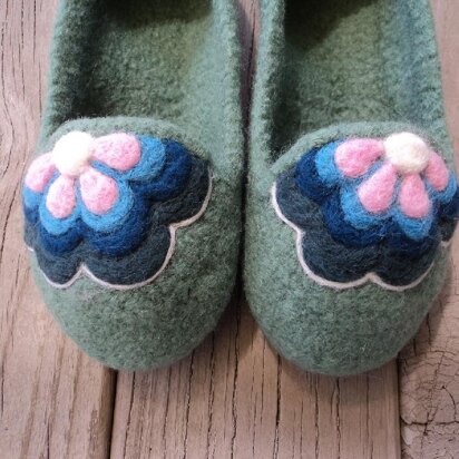 Slip On Felted Knit Slippers for Women - knitting pattern