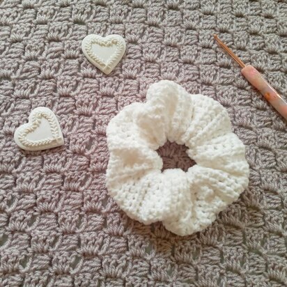 Crochet Feminine Scrunchie Pattern