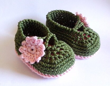 Baby shoes green  pink