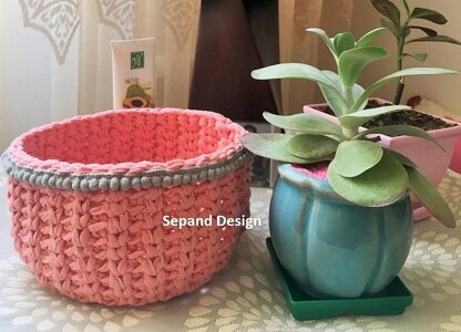 Zpaghetti (t-shirt) yarn basket- pink circle