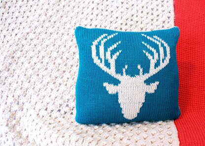 Stag Head Stockinette Throw Pillow (2016011)