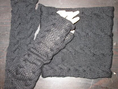 Cabled cowl and arm warmers