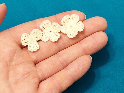 Tiny micro flower crochet pattern