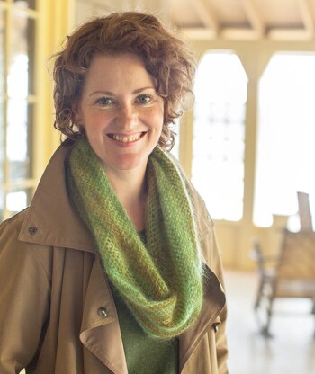 Churchmouse Studio Crocheted Moebius Cowl in Rowan Kidsilk Haze PDF