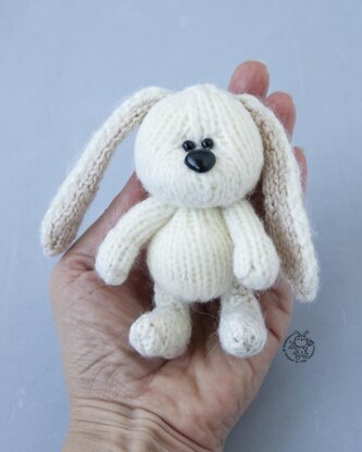 Mini bunny knitting flat