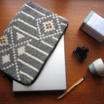 Case for 15 inch laptop - knitting pattern