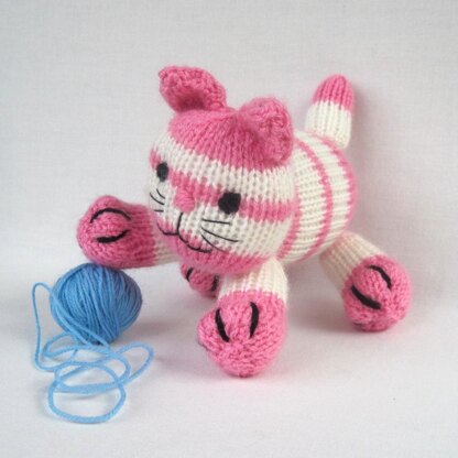 Cupcake the kitten - knitted cat