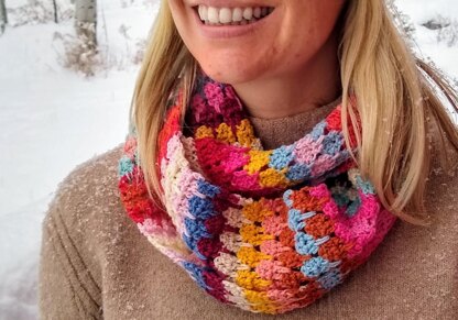 Meadowlark's Foot Infinity Scarf | Crochet Pattern