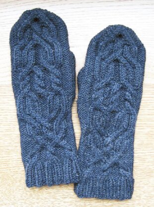 Almy Cabled Mittens