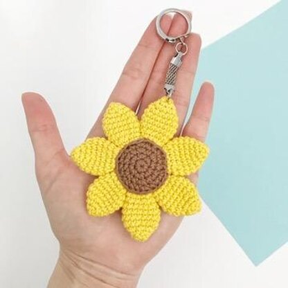 Sunflower crochet pattern keyring Amigurumi flower keychain Bag charm Crochet car mirror hanging