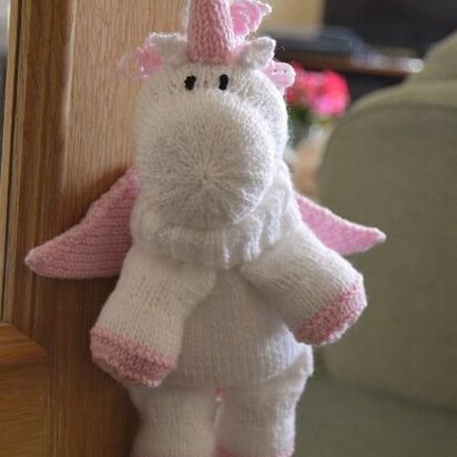 Unicorn Baggles Gift Bag - knitting pattern