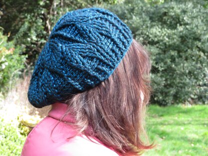 3D leaf motif beret