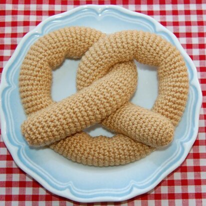 Crochet Pattern for a Pretzel - Play Food