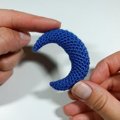 Sleepy Crescent MOON Amigurumi