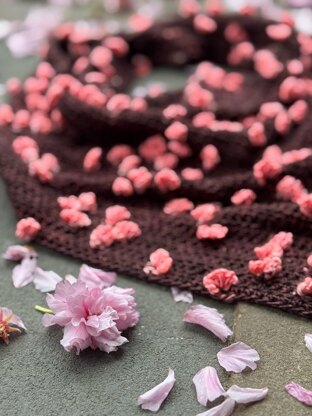 Falling Blossoms Cowl (crochet)