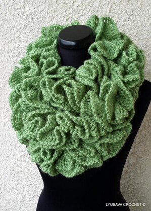 Long Ruffle Scarf "Spring"