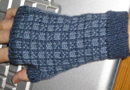 Checkmate Fingerless Mitts