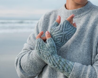 Undulation Mittens